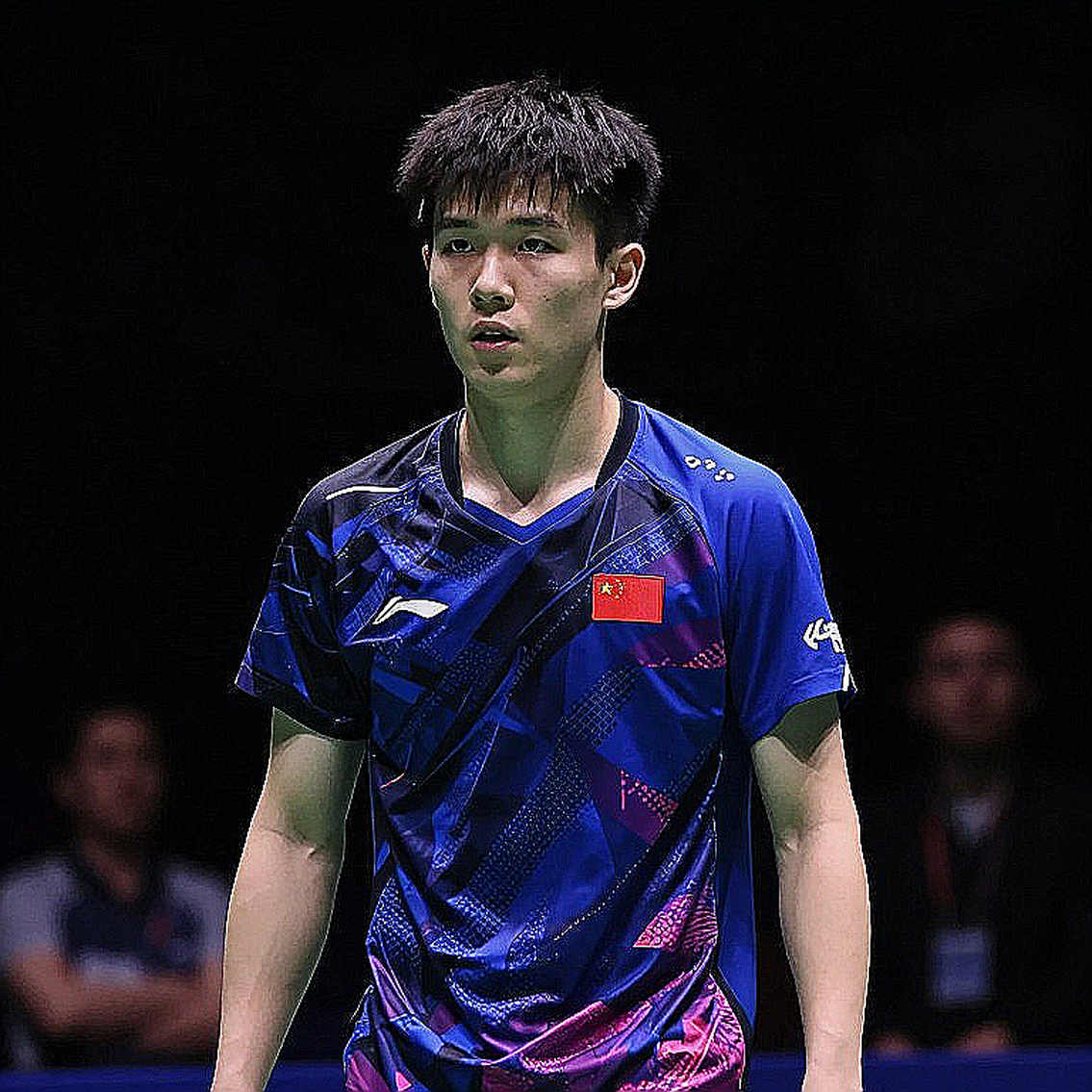 Alwi Farhan và Momota: Bài học nằm ở những pha cầu không ai đếm