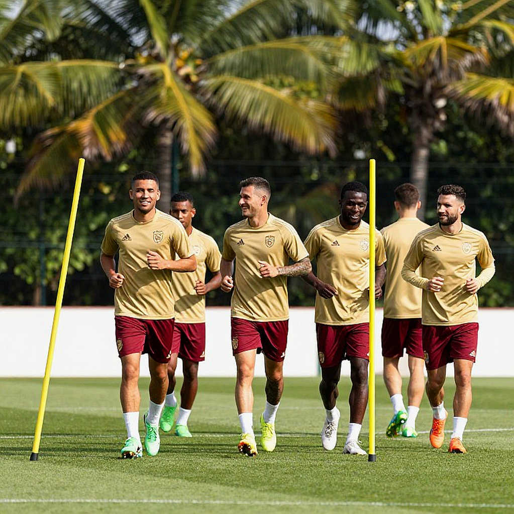Ô trống dữ liệu giữa mùa chuyển nhượng V.League: nghề nói 'chưa đủ thông tin'