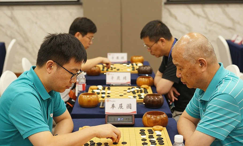 Fyers American Gambits dẫn đầu sau ngày mở màn Giải Cờ Vua Toàn Cầu 2026 tại Bengaluru