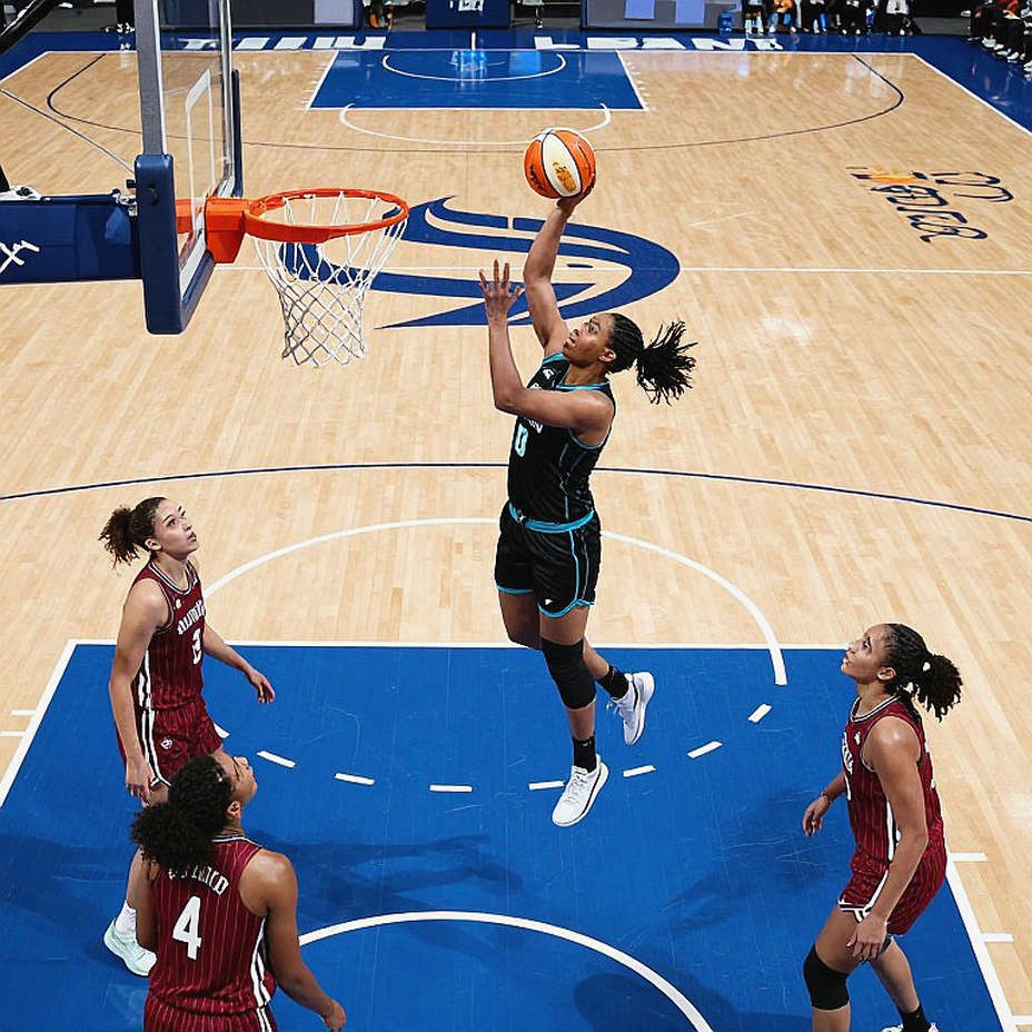 Kawhi về Toronto: Cú đặt cược của Masai Ujiri hay ván bài cảm xúc?